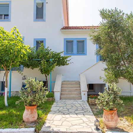 Romanos XI Xi Beach Екстер'єр фото