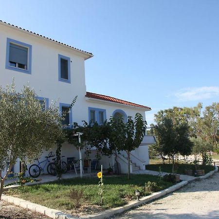 Romanos XI Xi Beach Екстер'єр фото