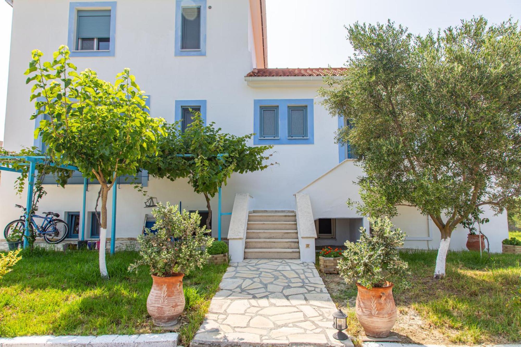 Romanos XI Xi Beach Екстер'єр фото
