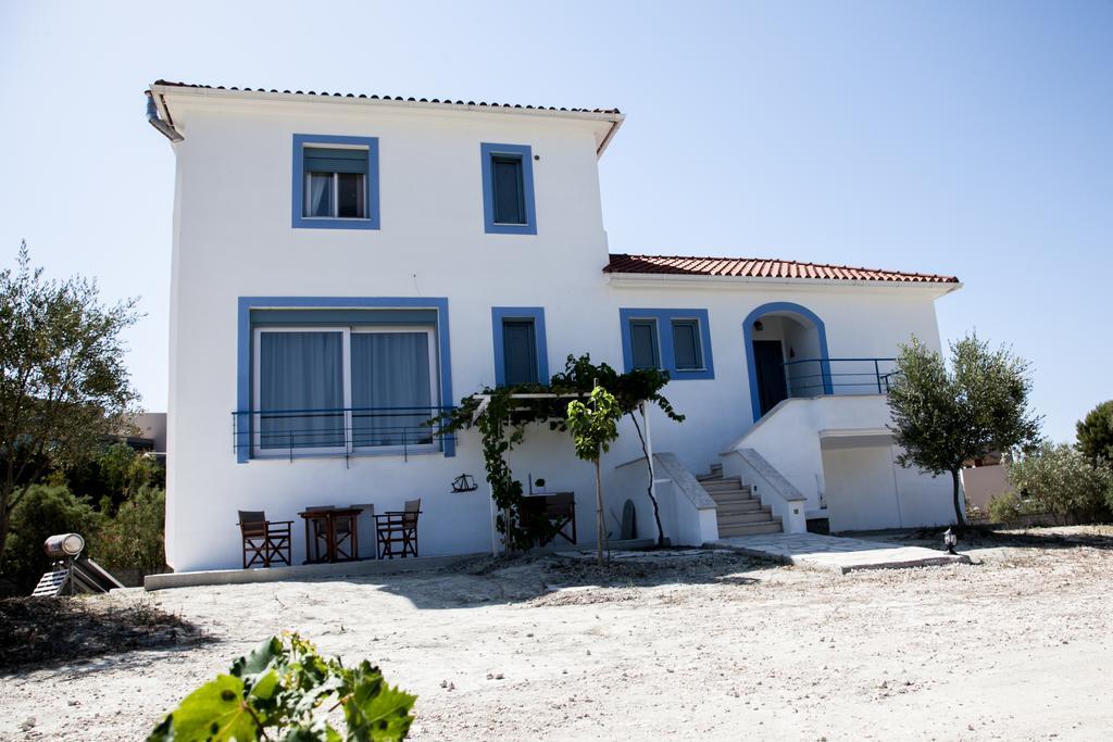 Romanos XI Xi Beach Екстер'єр фото