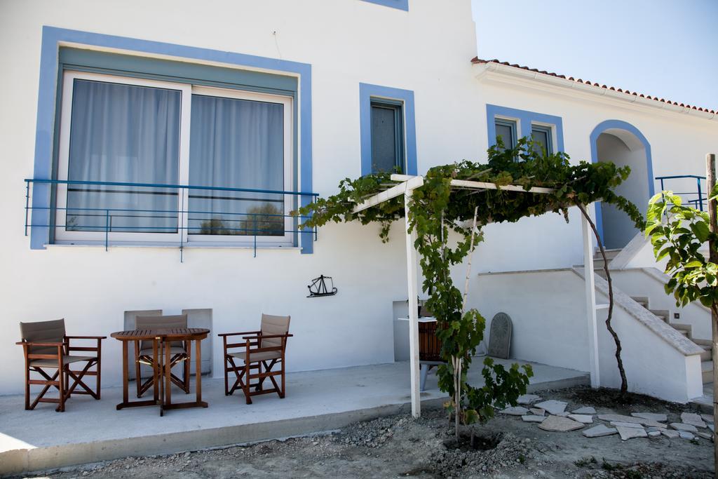 Romanos XI Xi Beach Екстер'єр фото